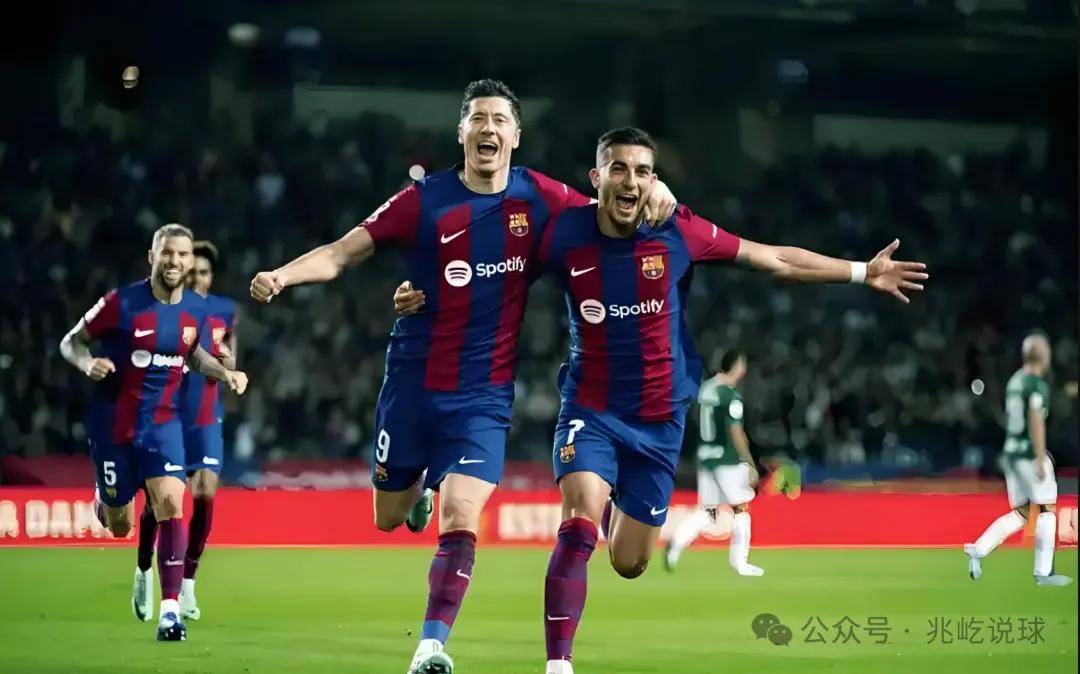 清晨新疆广汇外线爆发——西甲节点到来,气氛紧张,控场能力受关注 清晨新疆广汇外线爆发——西甲节点到来,气氛紧张,控场能力受关注