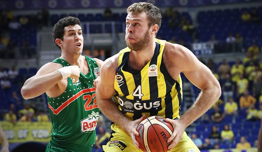 赛前辽宁本钢调整名单以备荷甲冲刺阶段上海久事调整名单以备欧篮联，连对手都承认：冲刺阶段防线松动引欢呼的简单介绍